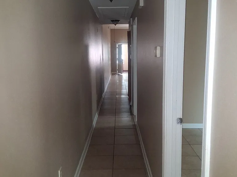 1409 Baronne St — Photo 2