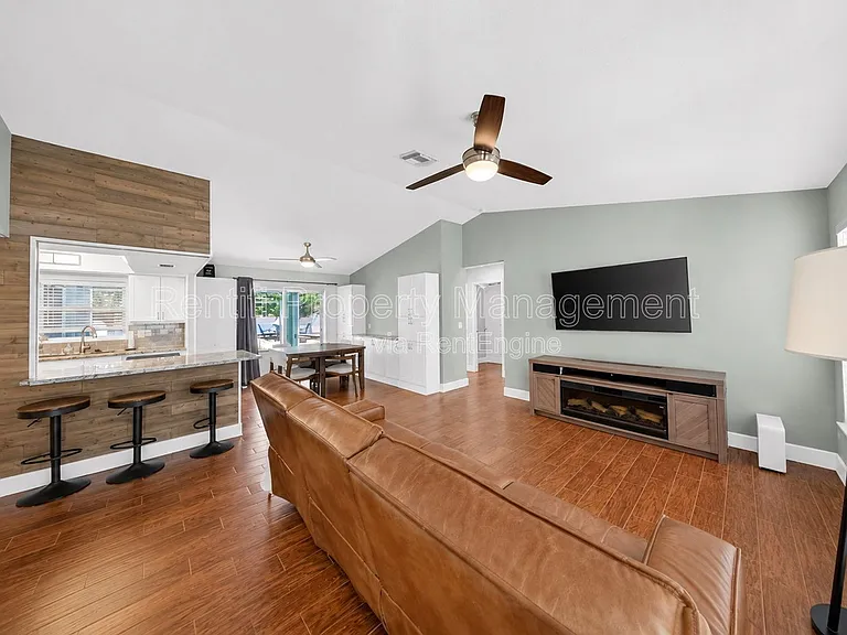 1309 SE 37th Ter — Photo 6
