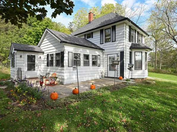 S96W22870 River Oaks DRIVE, Big Bend, WI 53103