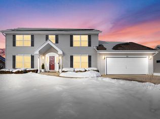4148 W Whispering Ridge Pass, Franklin, WI 53132