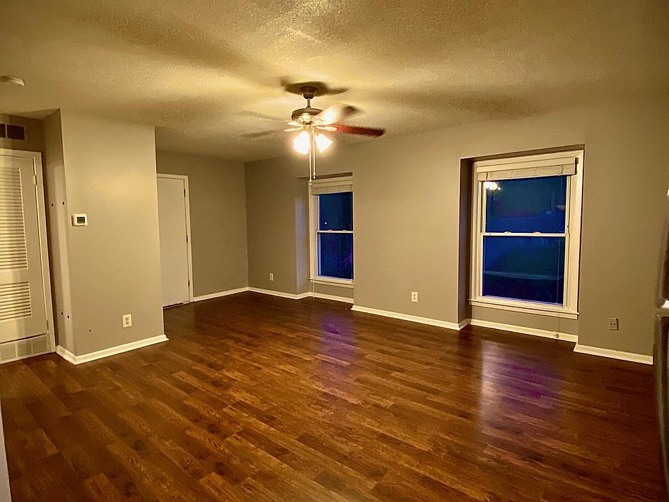 1st image of 217 E 113th St #15