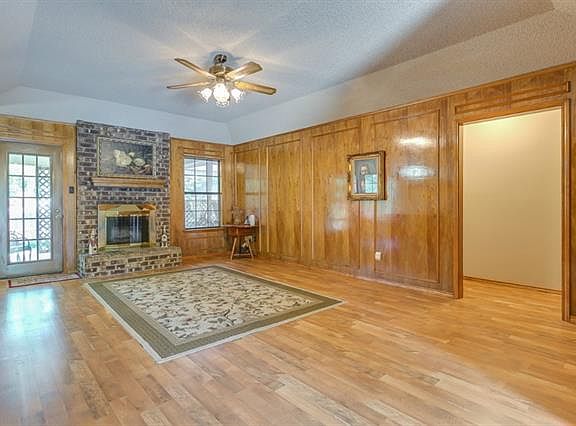 5th image of 100 Shady Oaks Dr