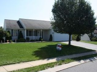 19 Cheery Ln, Denver, PA 17517