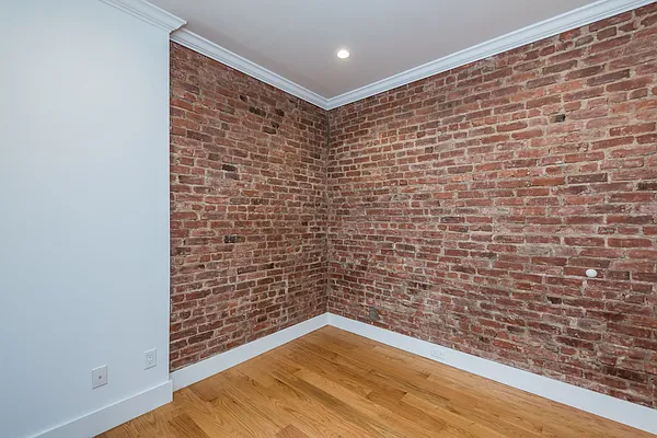 Rented by Nooklyn NYC LLC | media 57