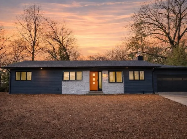 105 Overlook Dr, Springfield, MA 01118