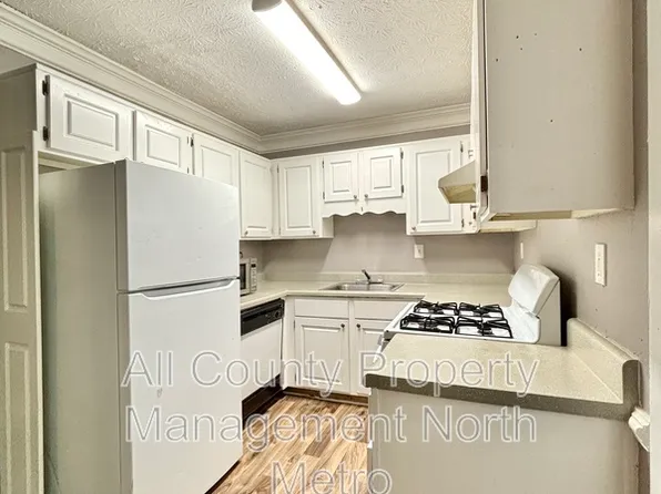 2241 Highpoint Rd, Snellville, GA 30078