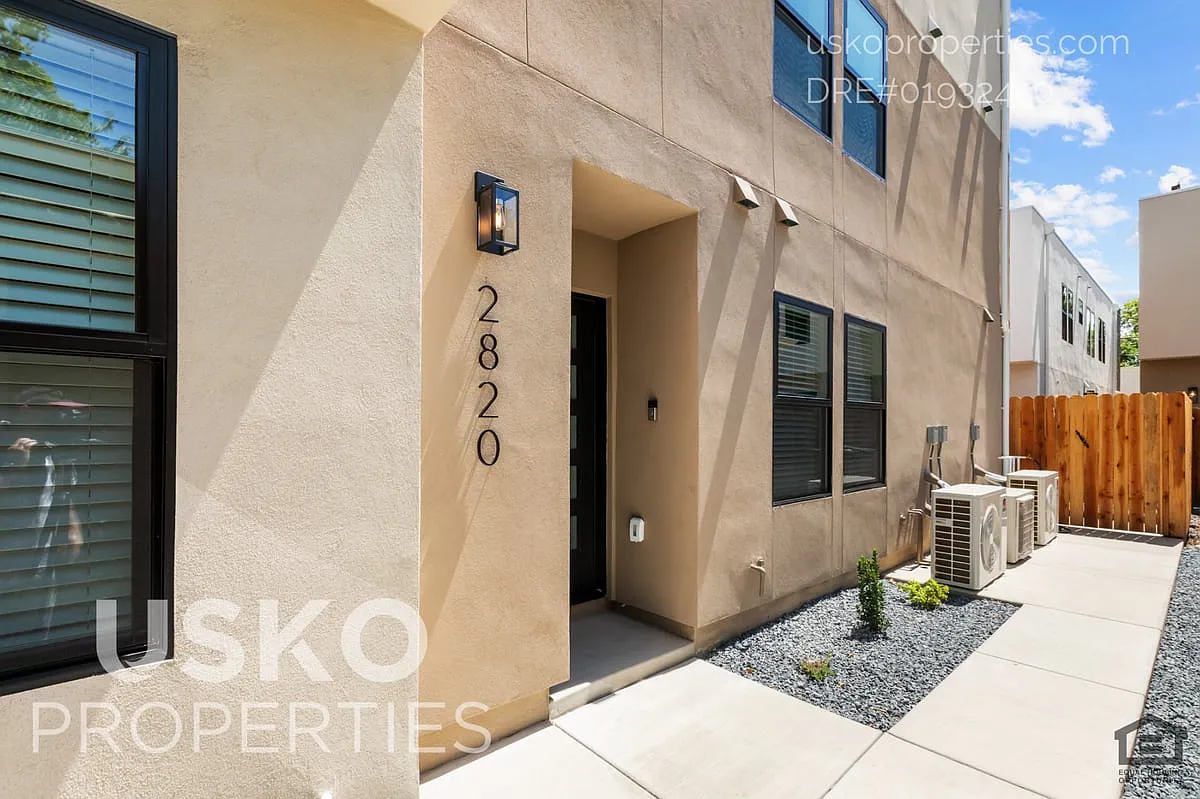 2820 D Street — Photo 2
