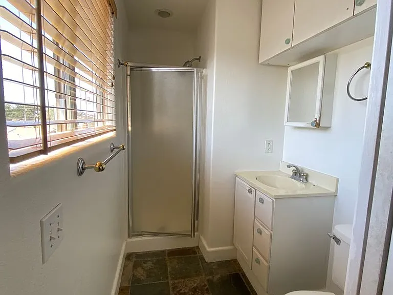 338 Henrietta Ave — Photo 7