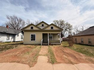 304 N 4th St, Sayre, OK 73662