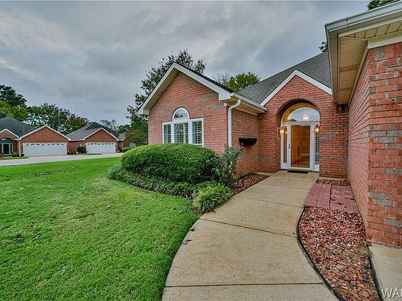 3rd image of 1174 Periwinkle Dr