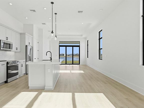 3rd image of 7818 SW Andrea Way