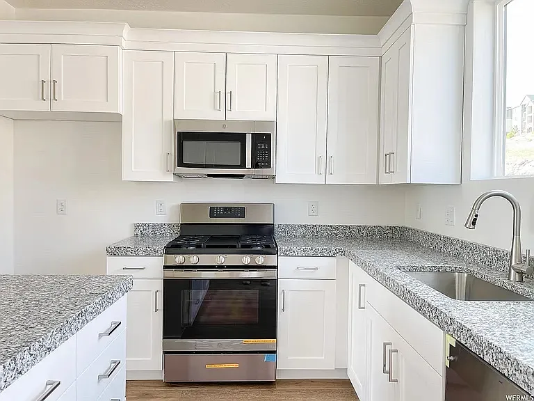 998 W Shadow Brook Ln — Photo 4