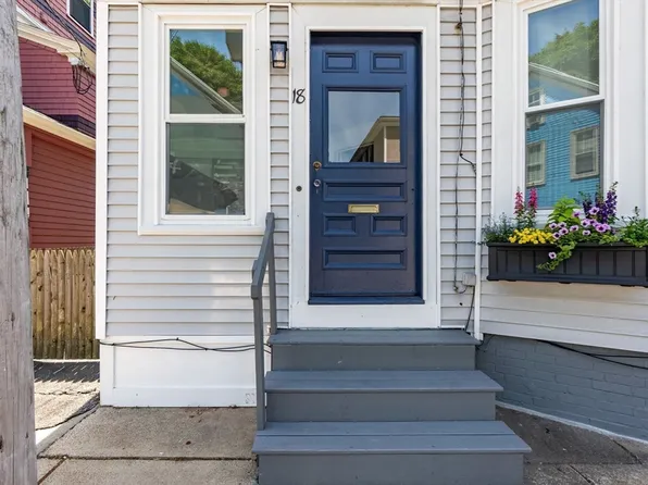 16 Charter St #A, Newburyport, MA 01950