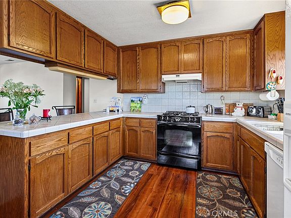5th image of 1154 Santa Ysabel Ave