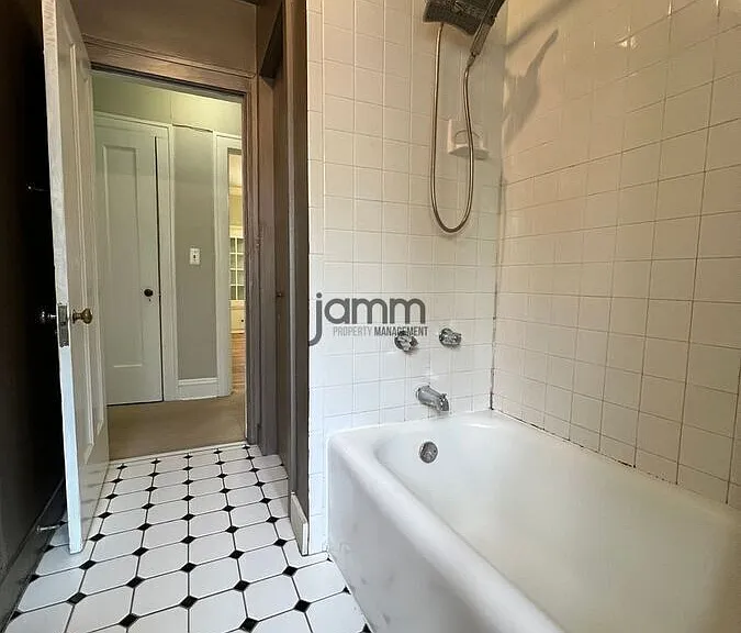 3232 Clarendon Rd — Photo 20