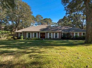 8318 Wilde Lake Rd, Pensacola, FL 32526