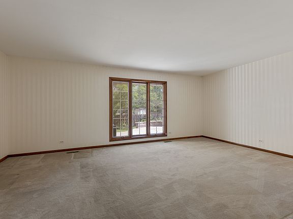5th image of 1618 E Dogwood Ln