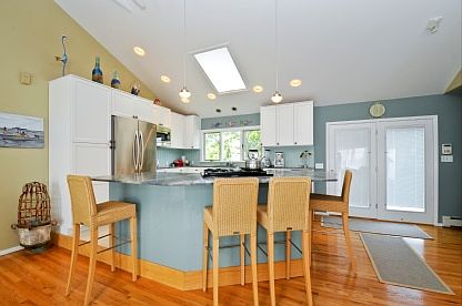 5th image of 84 E Lake Dr