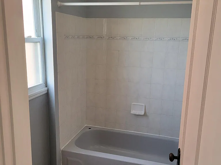 1901 Mentor Ave #1 — Photo 7