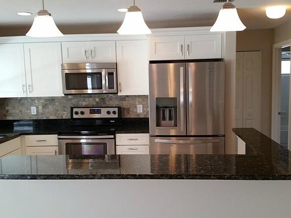 3rd image of 1635 Fleetwood Dr