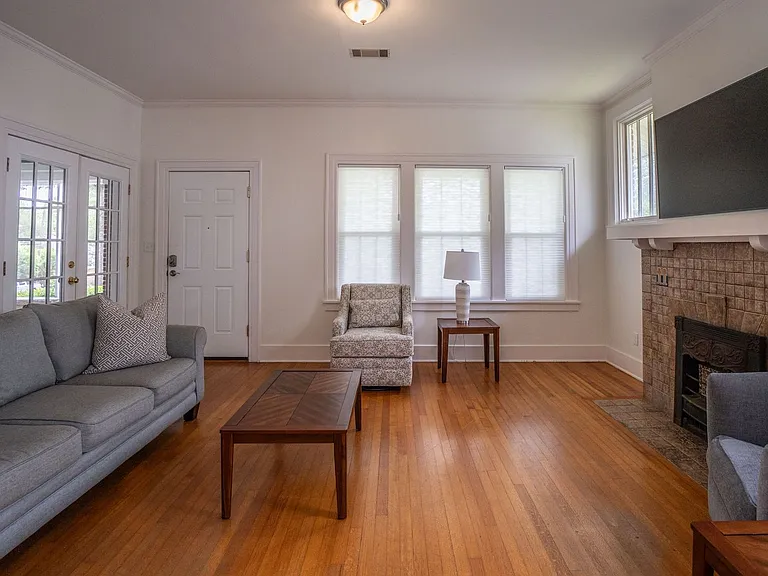 303 N Woodrow St — Photo 17