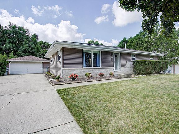 2nd image of 11933 W Douglas Ave