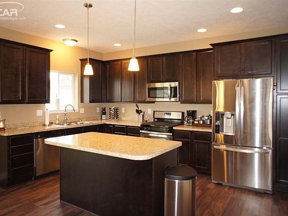 3rd image of 7032 Glenmeadow Ct