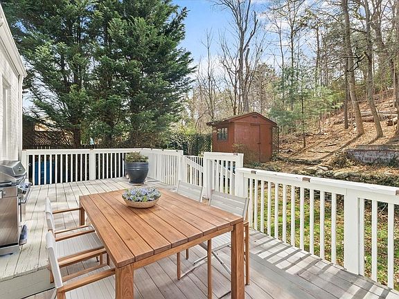 4th image of 1868 Carlton Rd SW