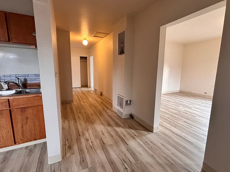 1129 E State St #1&2 — Photo 8