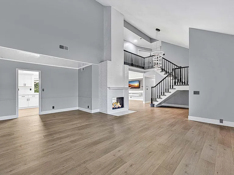 9882 Kings Canyon Dr — Photo 5