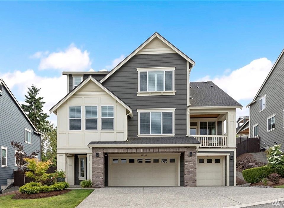 Welcome to the Parkhurst neighborhood near downtown Bothell.  