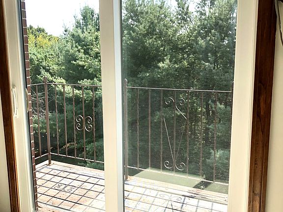 5th image of 10 Wrentham Rd APT 305