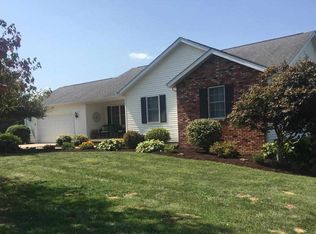 205 Maple Run Estates Dr, Springville, IN 47462