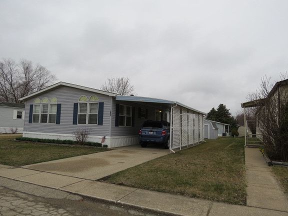 2nd image of 925 Pembrooke Ln