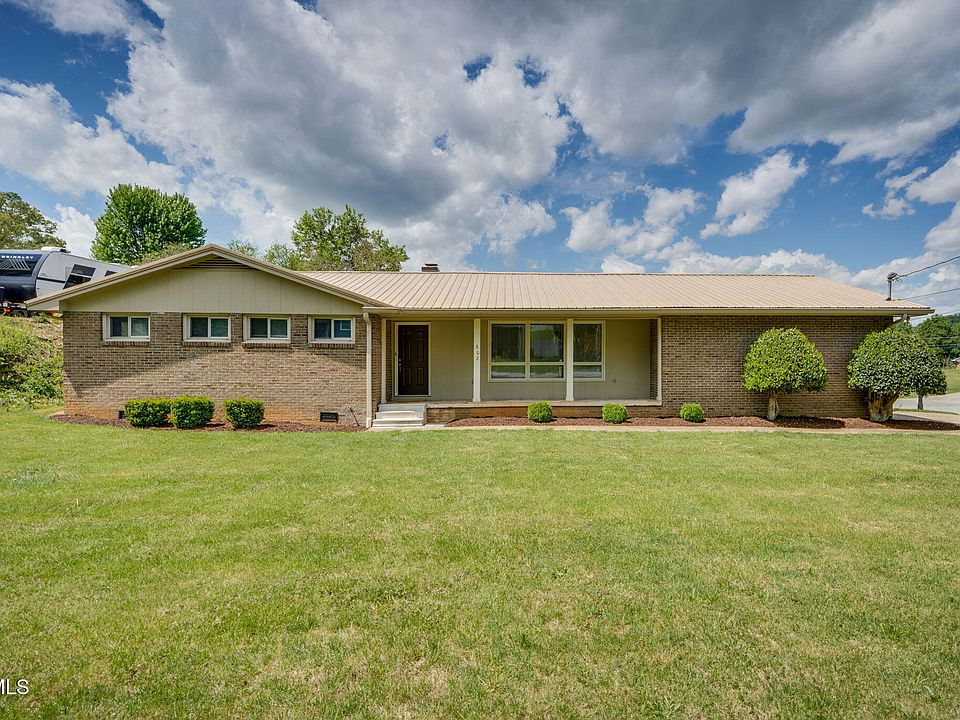 1st image of 802 Sir Echo Dr