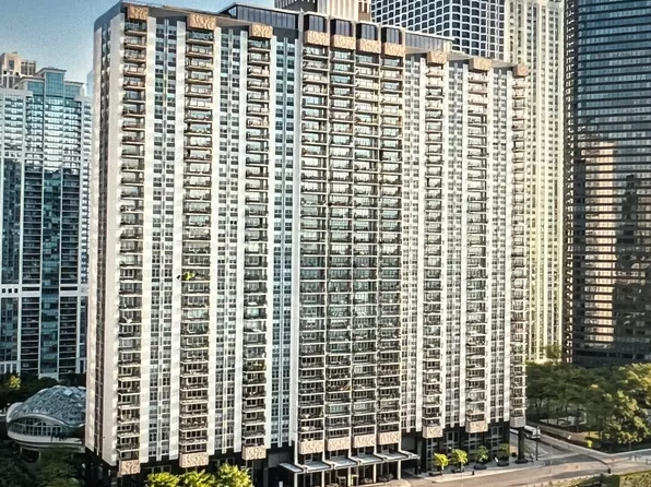 400 E Randolph St APT 1206, Chicago, IL 60601