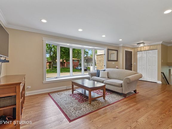 3rd image of 1407 Bayberry Ln