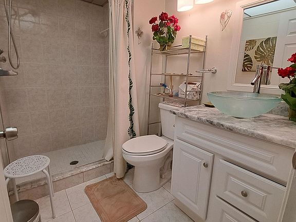 4th image of 101 Greenbrier Cir #A