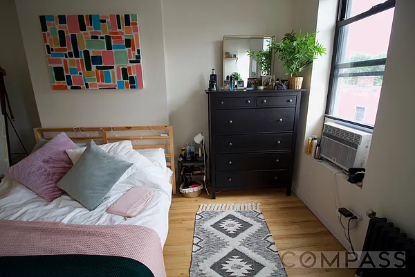 Rented by Compass | media 40