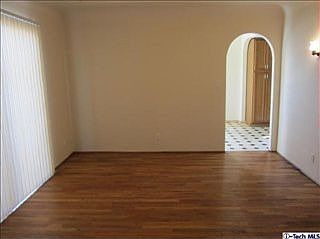 5th image of 2400 W 73rd St