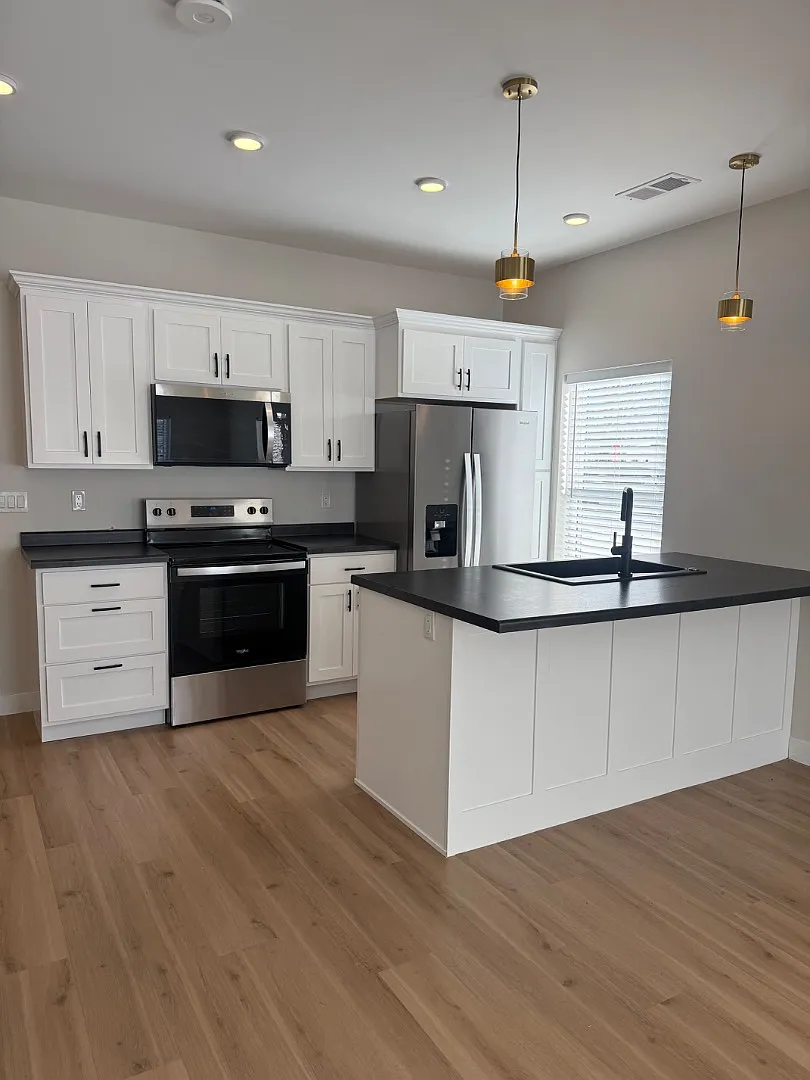 2305 Ave G - Apt. 102 Fort Madison, IA — Photo 1