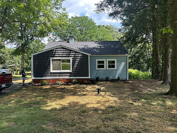 New roof/siding/treestrimmed