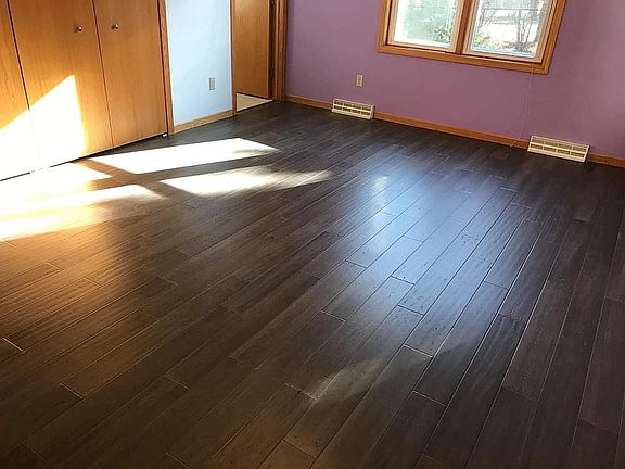 3rd image of 550 Cherry Wood Dr