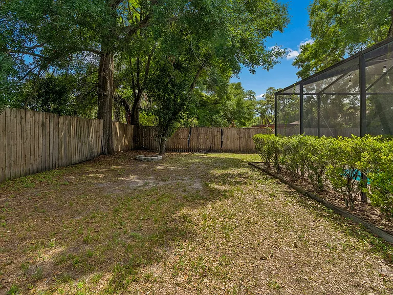 11307 N Boulevard St — Photo 17