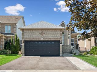 27 Spruce Blvd, Halton Hills, ON L7J 2Y3