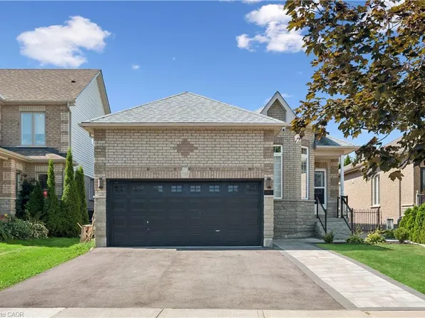 27 Spruce Blvd, Halton Hills, ON L7J 2Y3