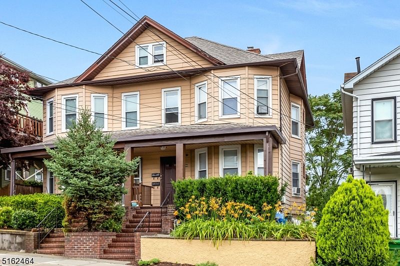 1st image of 80 Lincoln Pl #2