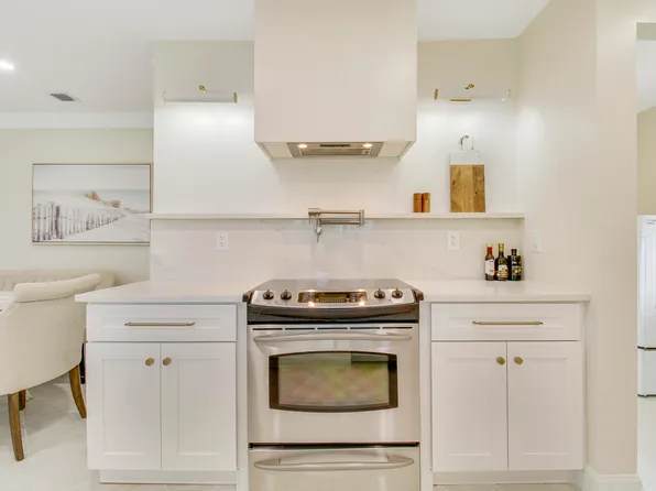 125 Clubhouse Boulevard, Atlantis, FL 33462