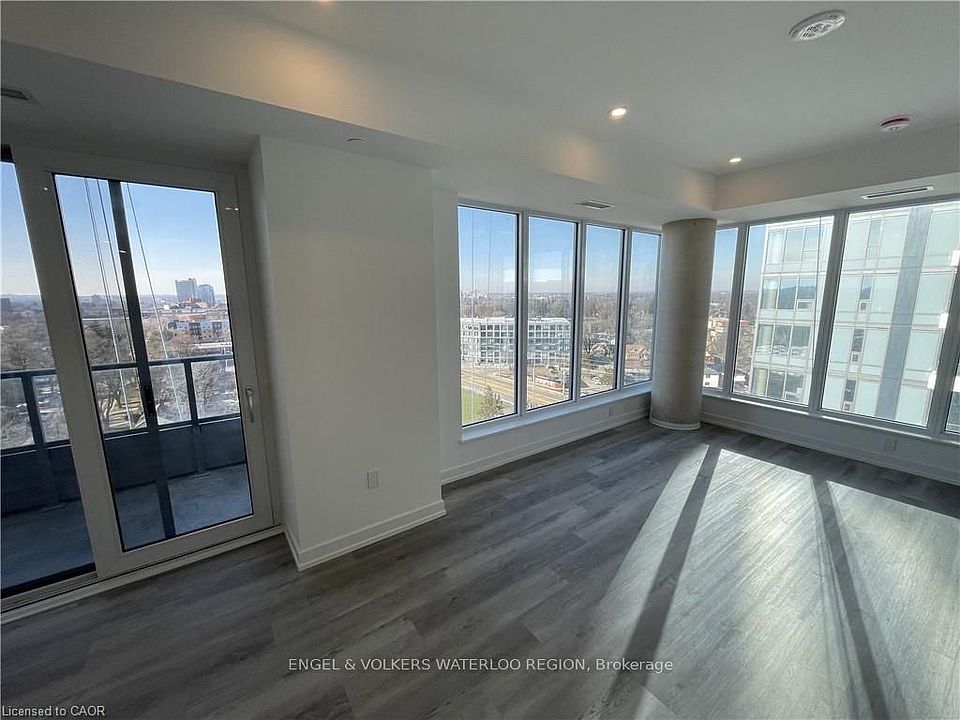 1st image of 15 Wellington St S #1212
