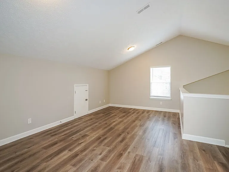 685 Belgium Dr — Photo 10